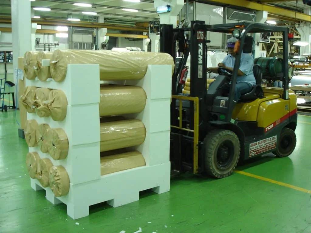 พาเลทโฟม Poly Pallet น้ำหนักเบา
